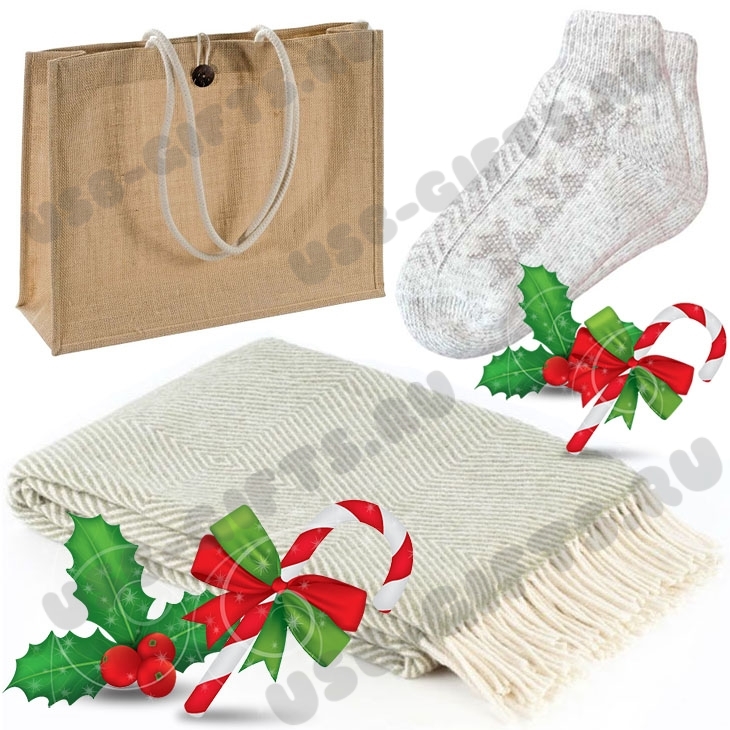 Подарочные новогодние комплекты: плед, носки, упаковка с нанесением логотипа