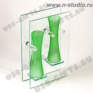 Стеклянные вазы зеленые с фирменной символикой деколь