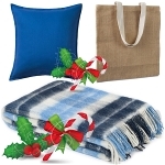 Подарочные новогодние наборы: плед, подушка, сумка под логотип оптом